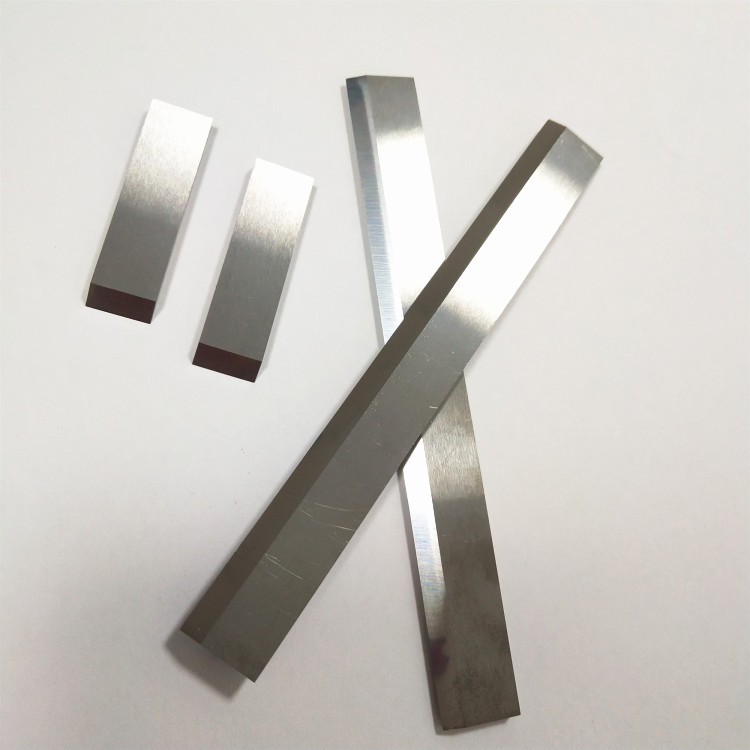 Durable double edged tungsten carbide cu