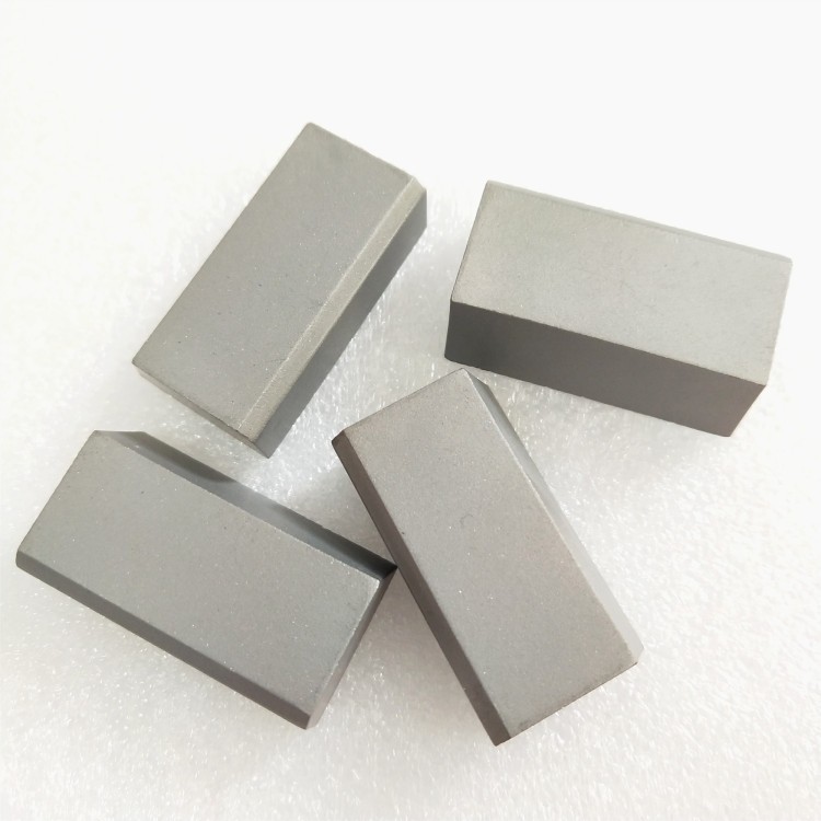 Factory offer T5K10 C32 tungsten carbide brazed tips cemented carbide tips