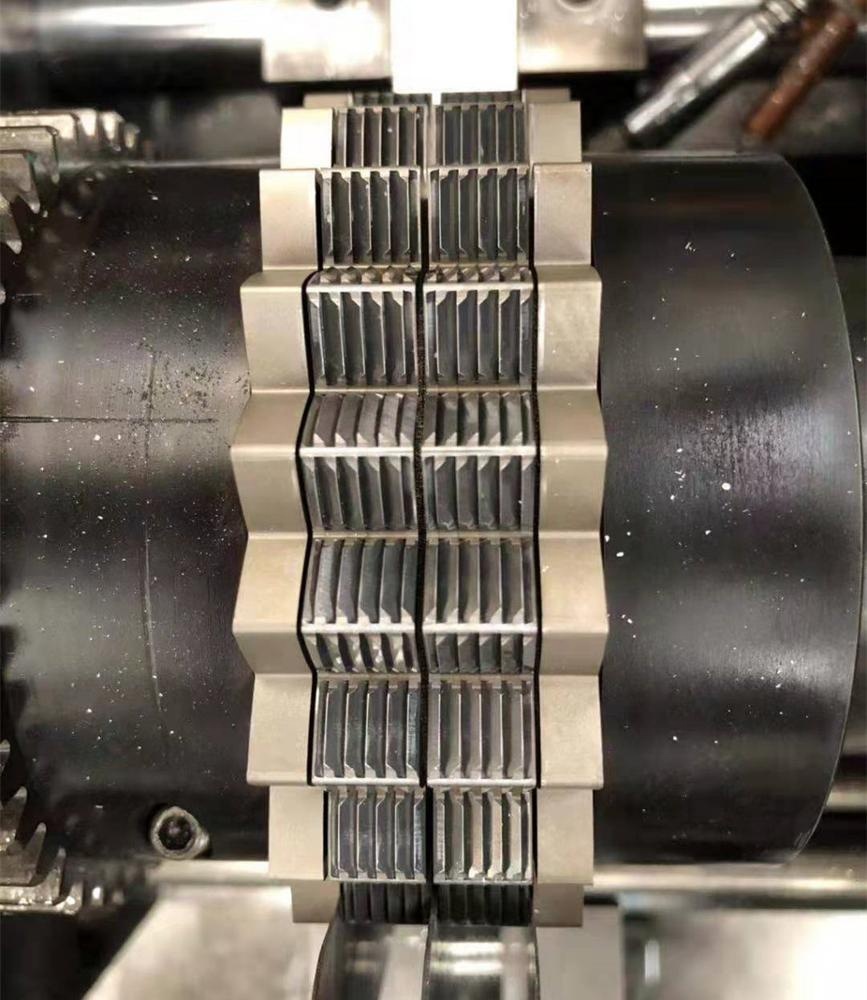 rolling cutter.jpg